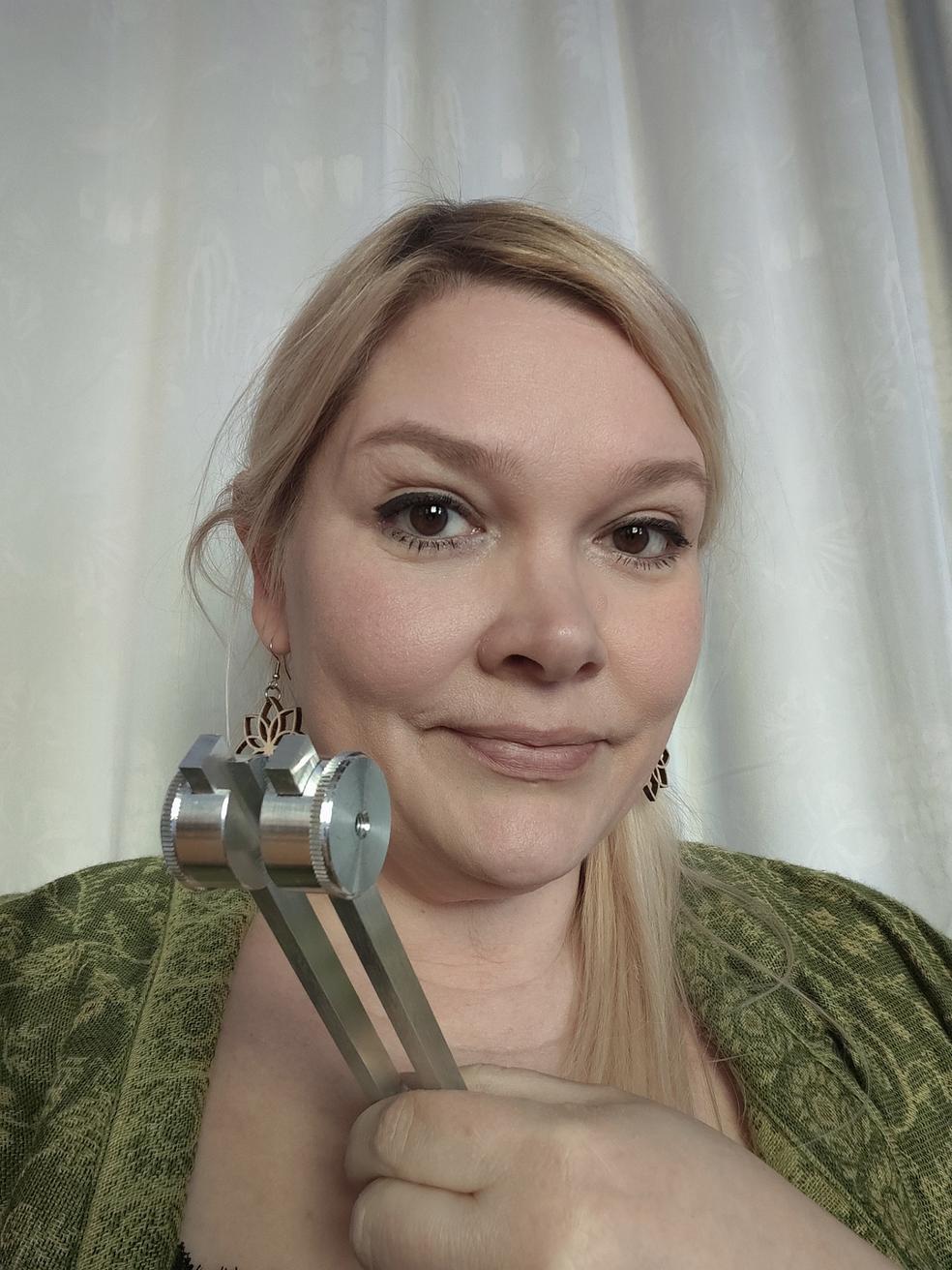 Otto-sarjan ääniraudat by Valaistu Huone